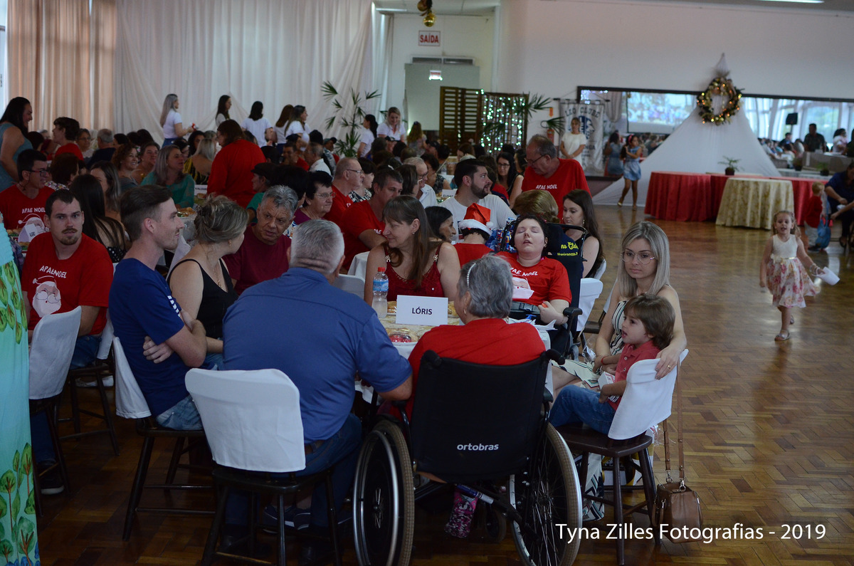 natal-apae-itapiranga-fotos-serviço-social-caridade-alunos-especiais-tyna-zilles-fotografias-foógrafa