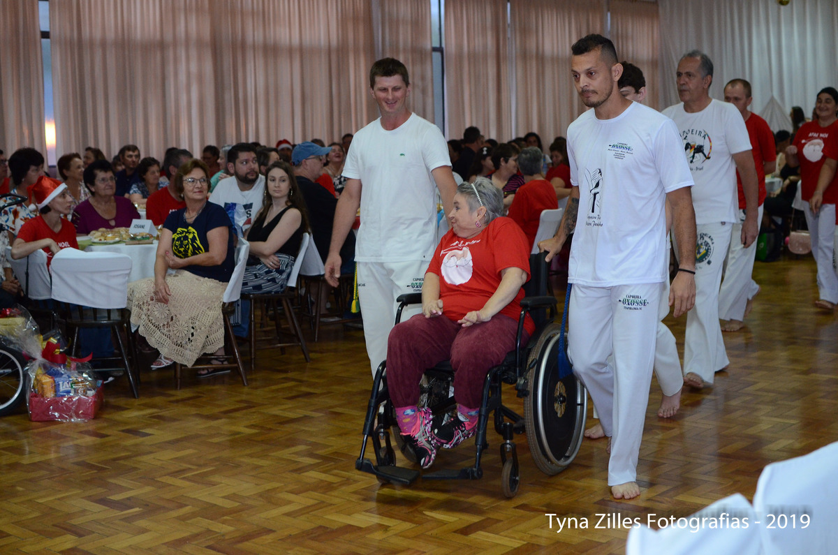 natal-apae-itapiranga-fotos-serviço-social-caridade-alunos-especiais-tyna-zilles-fotografias-foógrafa