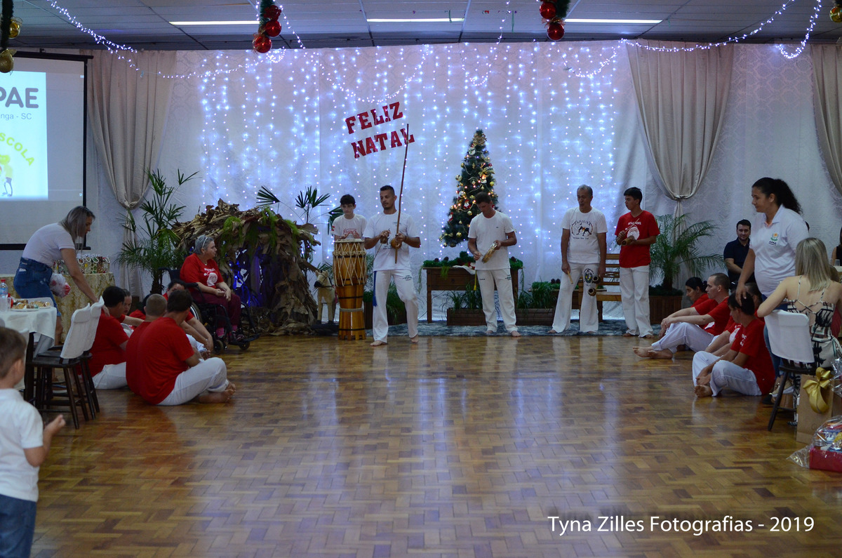 natal-apae-itapiranga-fotos-serviço-social-caridade-alunos-especiais-tyna-zilles-fotografias-foógrafa