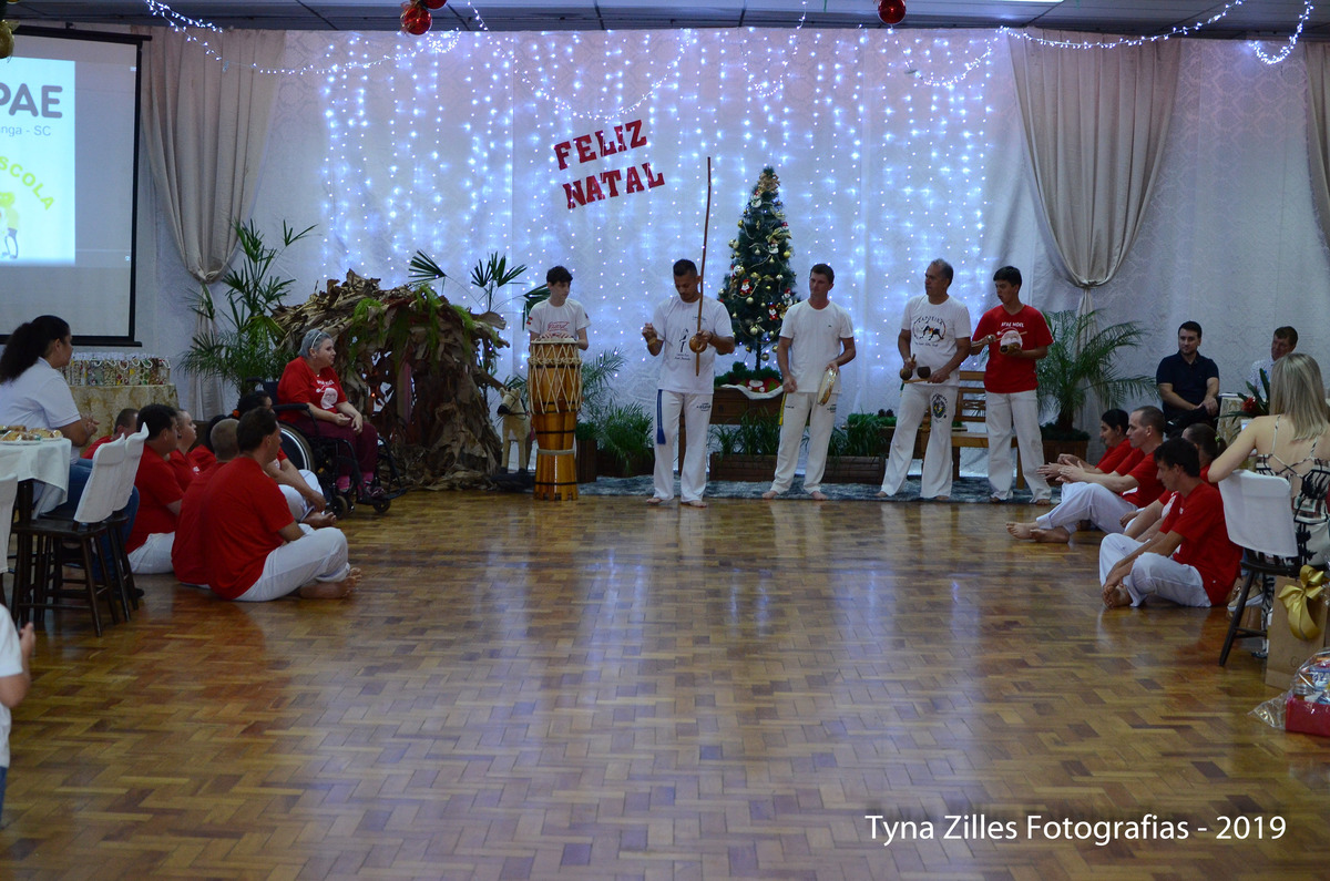 natal-apae-itapiranga-fotos-serviço-social-caridade-alunos-especiais-tyna-zilles-fotografias-foógrafa