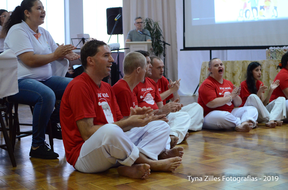 natal-apae-itapiranga-fotos-serviço-social-caridade-alunos-especiais-tyna-zilles-fotografias-foógrafa