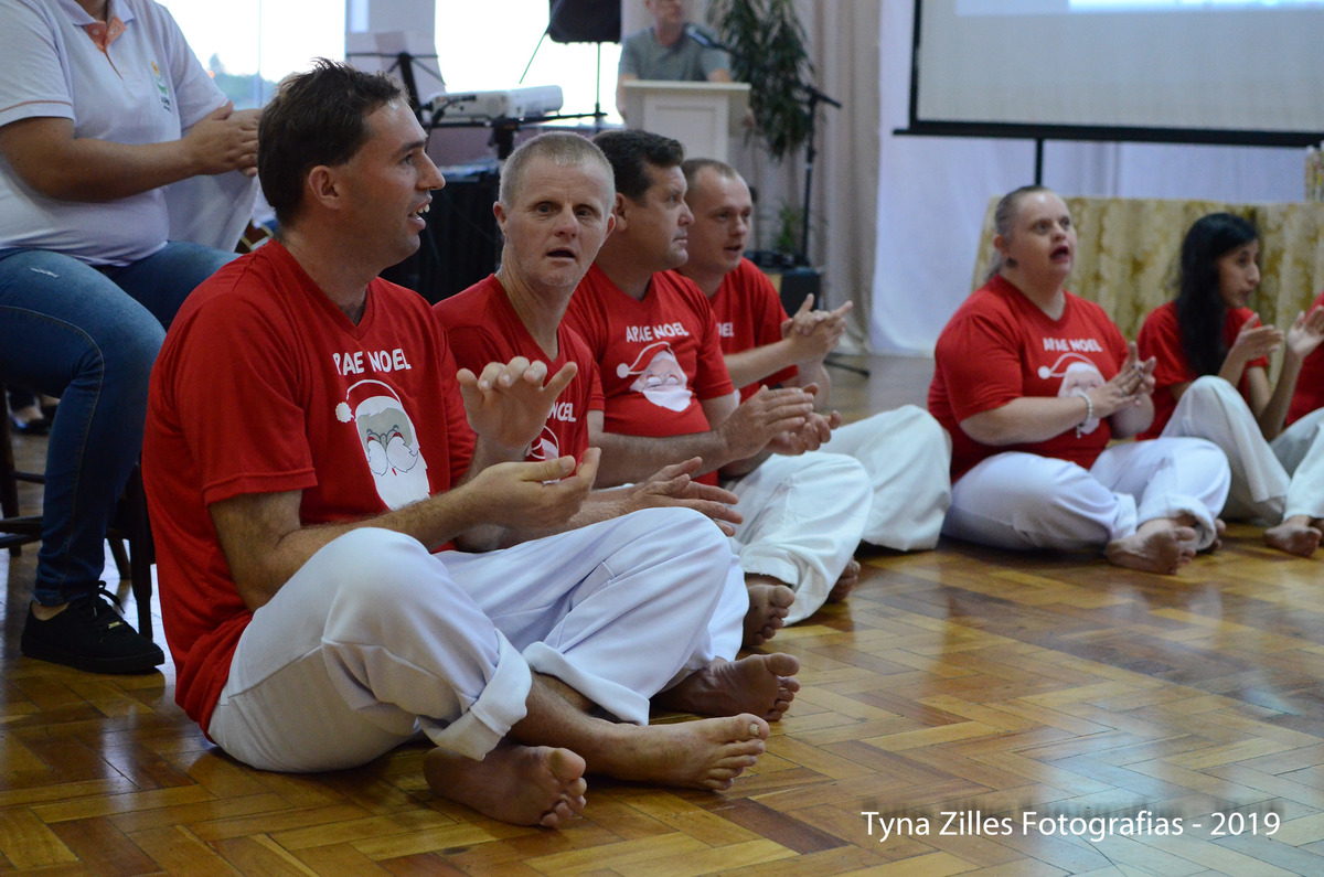 natal-apae-itapiranga-fotos-serviço-social-caridade-alunos-especiais-tyna-zilles-fotografias-foógrafa