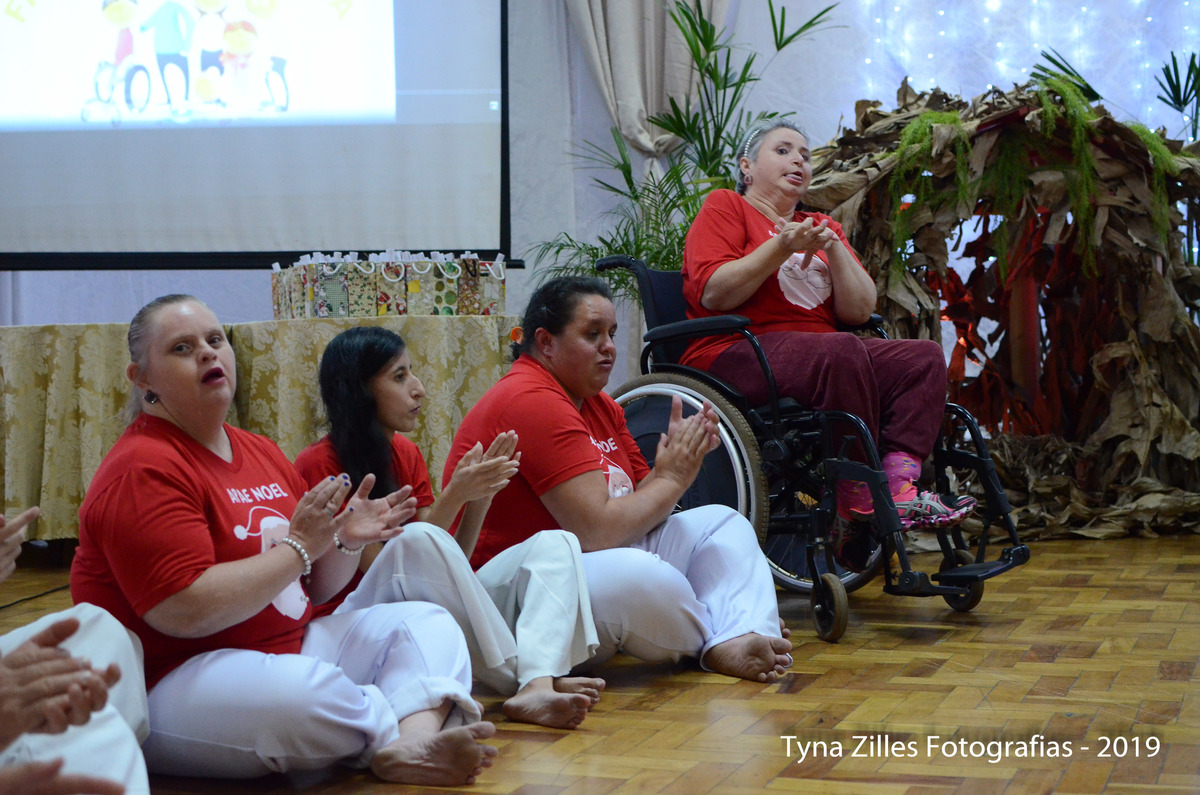 natal-apae-itapiranga-fotos-serviço-social-caridade-alunos-especiais-tyna-zilles-fotografias-foógrafa