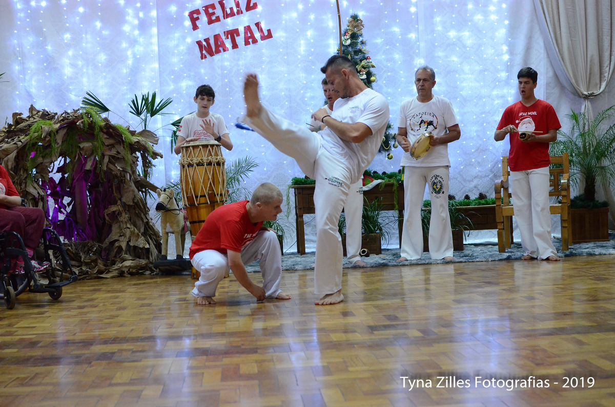 natal-apae-itapiranga-fotos-serviço-social-caridade-alunos-especiais-tyna-zilles-fotografias-foógrafa