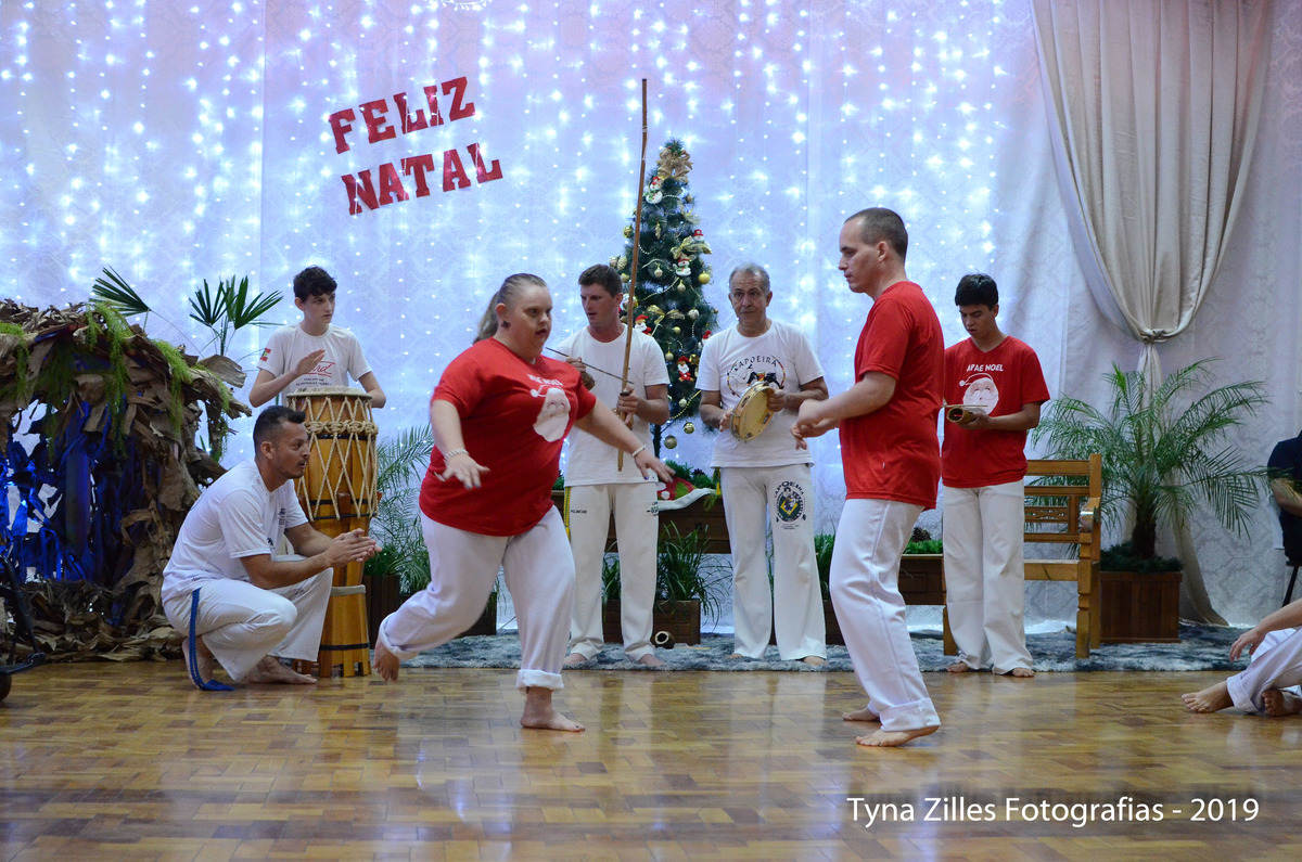 natal-apae-itapiranga-fotos-serviço-social-caridade-alunos-especiais-tyna-zilles-fotografias-foógrafa