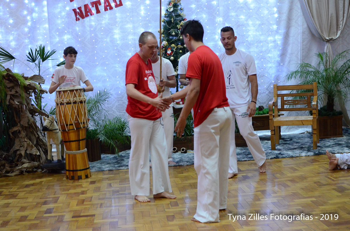 natal-apae-itapiranga-fotos-serviço-social-caridade-alunos-especiais-tyna-zilles-fotografias-foógrafa