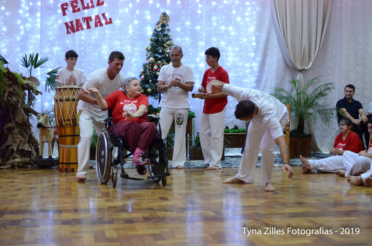 natal-apae-itapiranga-fotos-serviço-social-caridade-alunos-especiais-tyna-zilles-fotografias-foógrafa