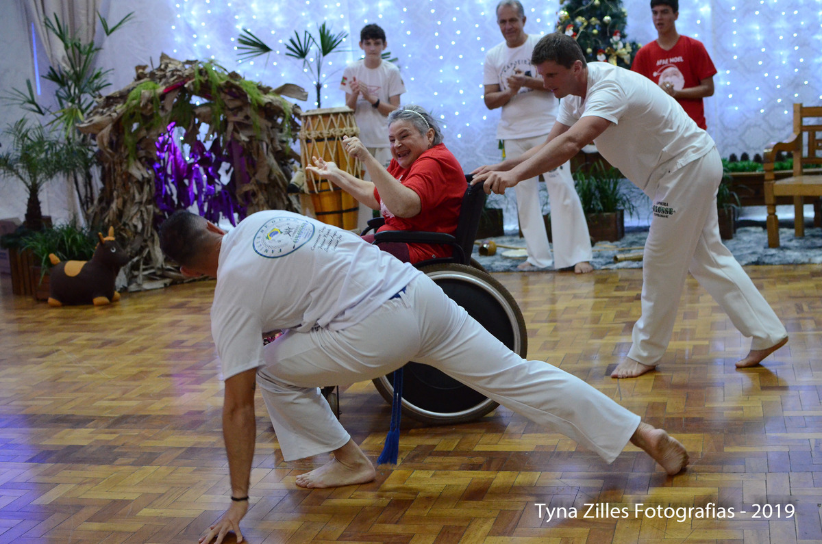 natal-apae-itapiranga-fotos-serviço-social-caridade-alunos-especiais-tyna-zilles-fotografias-foógrafa