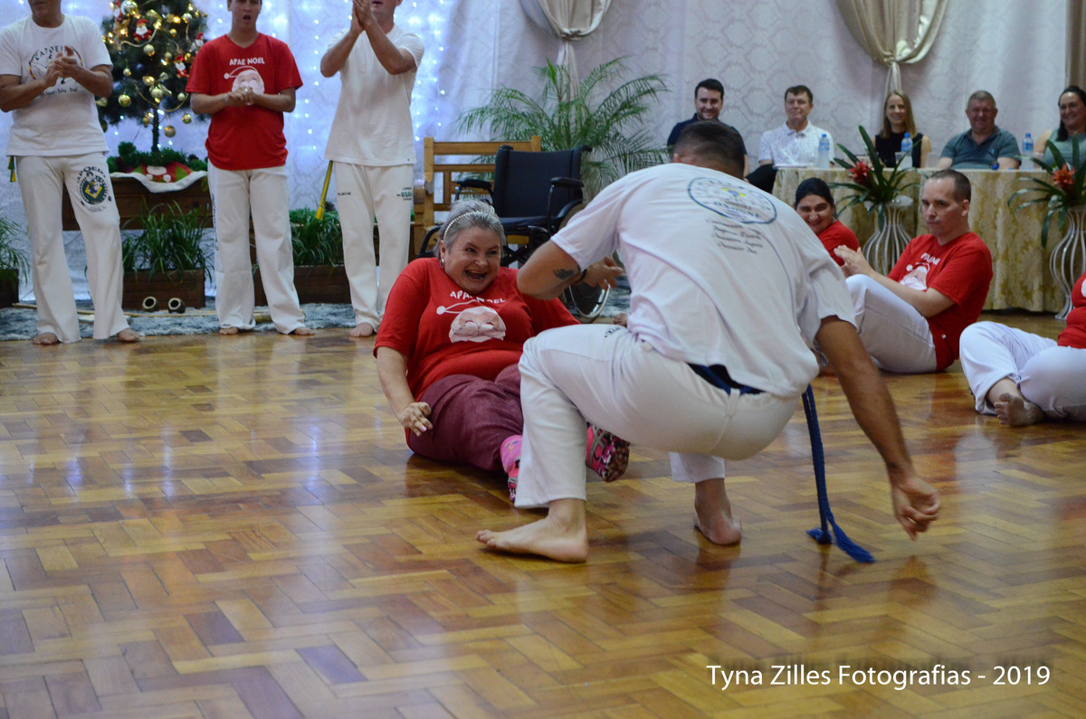 natal-apae-itapiranga-fotos-serviço-social-caridade-alunos-especiais-tyna-zilles-fotografias-foógrafa