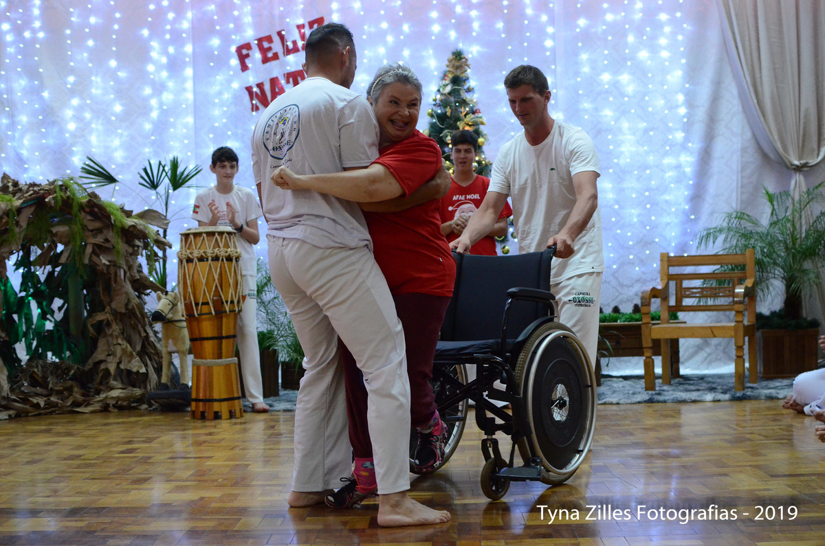 natal-apae-itapiranga-fotos-serviço-social-caridade-alunos-especiais-tyna-zilles-fotografias-foógrafa