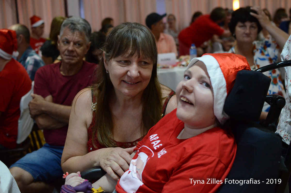 natal-apae-itapiranga-fotos-serviço-social-caridade-alunos-especiais-tyna-zilles-fotografias-foógrafa