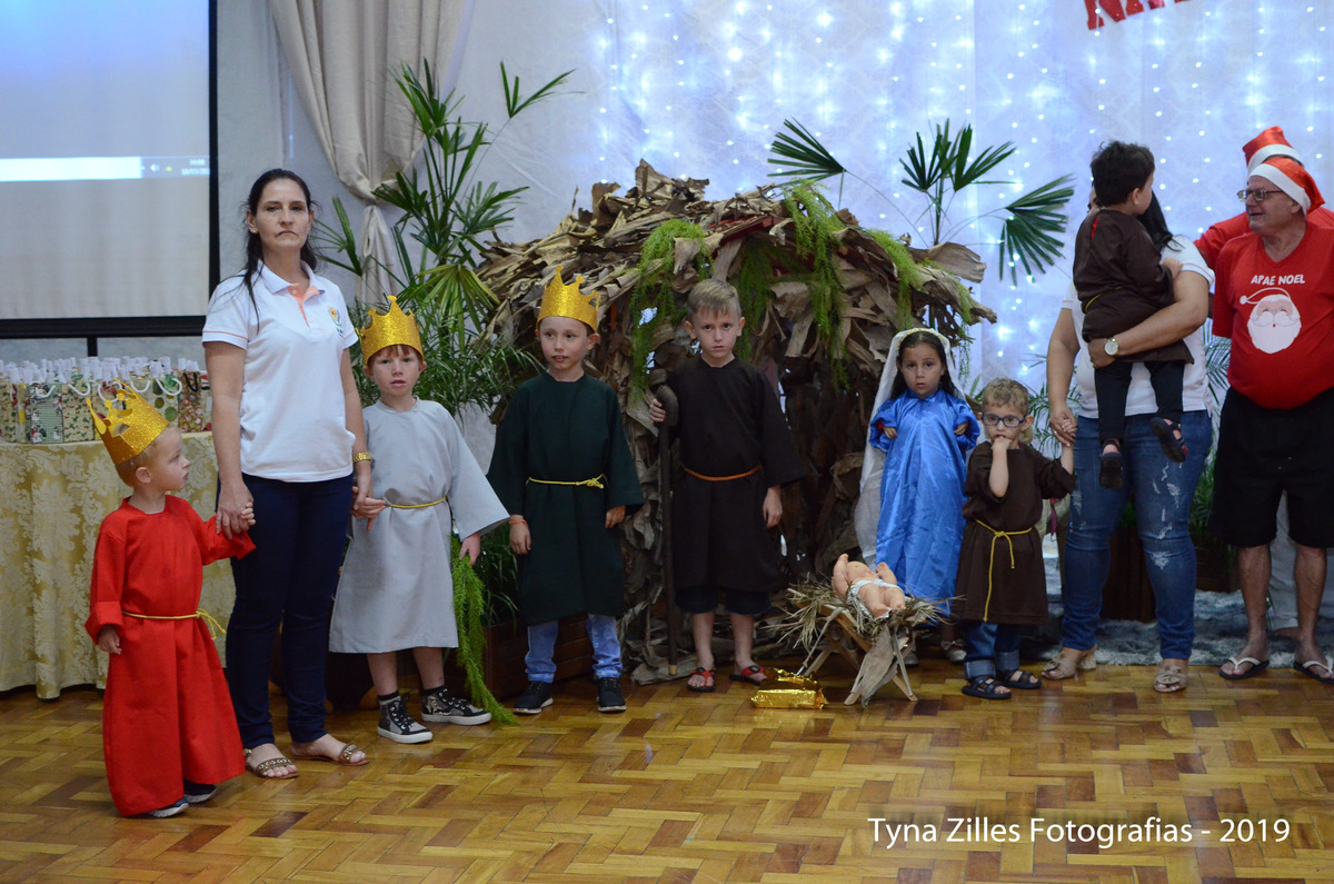 natal-apae-itapiranga-fotos-serviço-social-caridade-alunos-especiais-tyna-zilles-fotografias-foógrafa