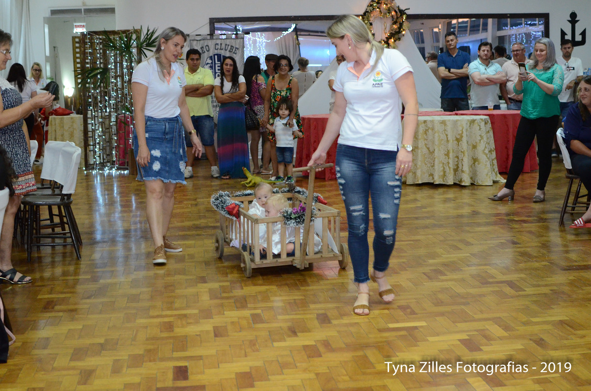 natal-apae-itapiranga-fotos-serviço-social-caridade-alunos-especiais-tyna-zilles-fotografias-foógrafa