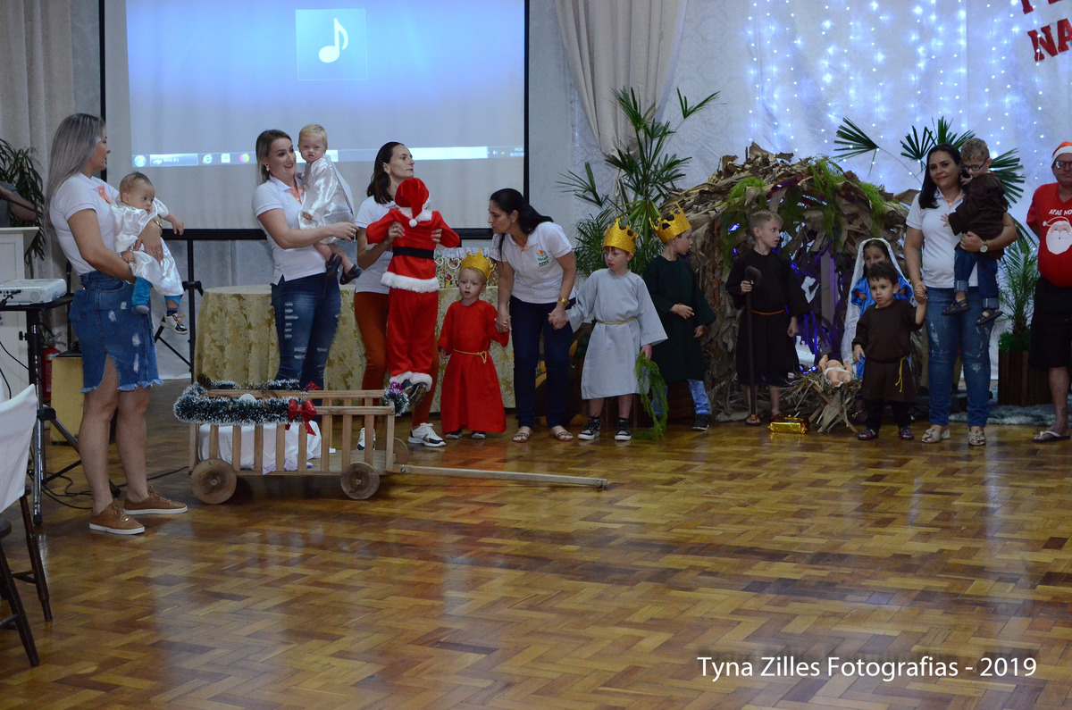 natal-apae-itapiranga-fotos-serviço-social-caridade-alunos-especiais-tyna-zilles-fotografias-foógrafa