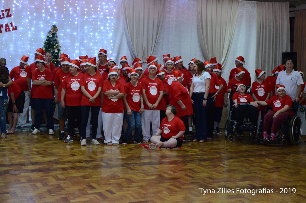 natal-apae-itapiranga-fotos-serviço-social-caridade-alunos-especiais-tyna-zilles-fotografias-foógrafa
