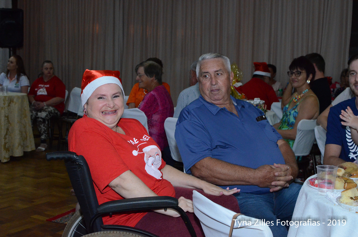 natal-apae-itapiranga-fotos-serviço-social-caridade-alunos-especiais-tyna-zilles-fotografias-foógrafa