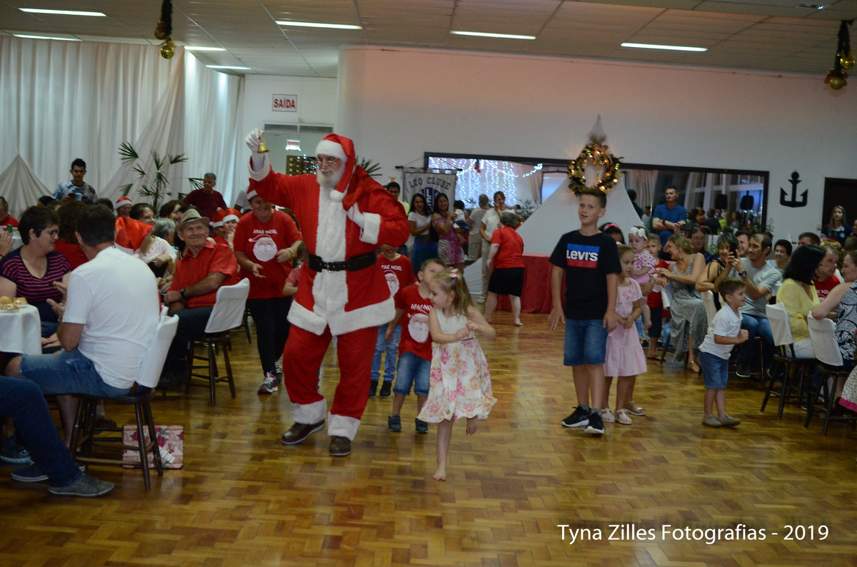 natal-apae-itapiranga-fotos-serviço-social-caridade-alunos-especiais-tyna-zilles-fotografias-foógrafa