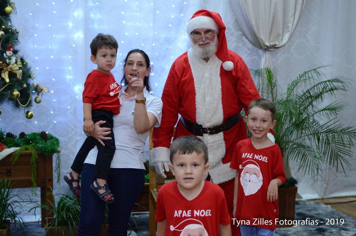 natal-apae-itapiranga-fotos-serviço-social-caridade-alunos-especiais-tyna-zilles-fotografias-foógrafa