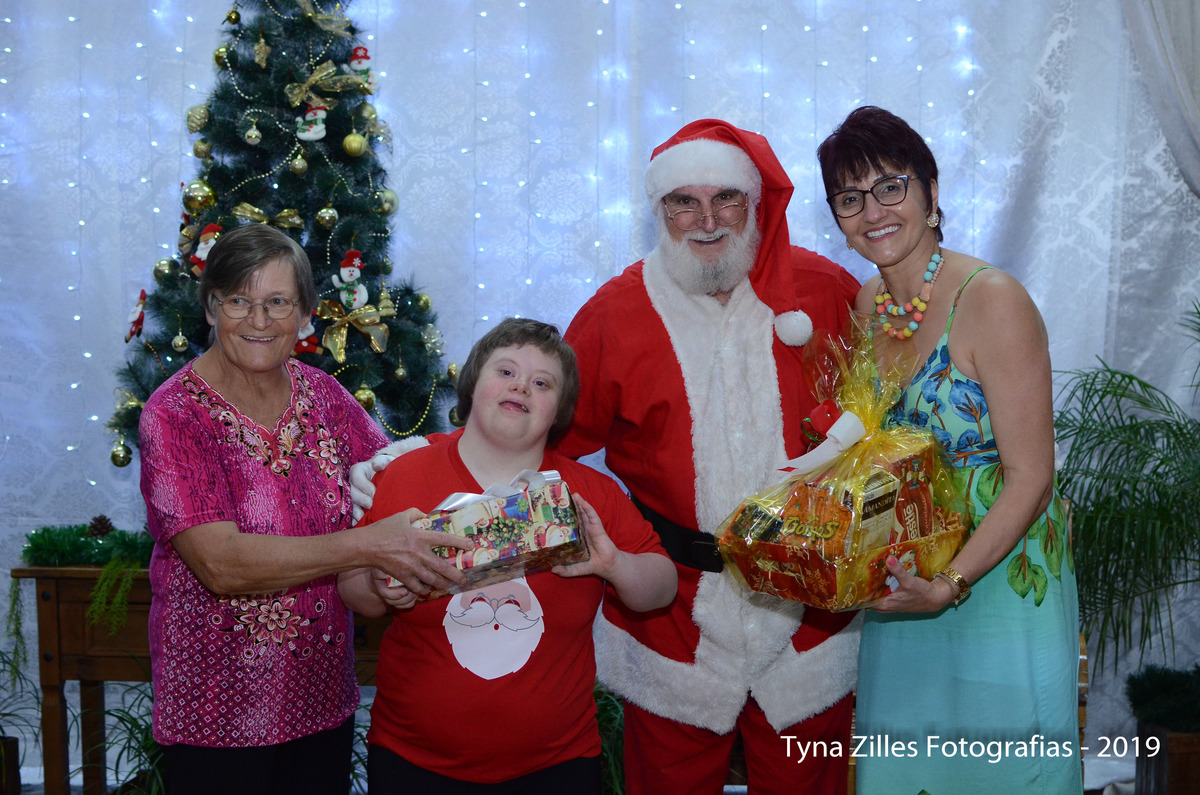 natal-apae-itapiranga-fotos-serviço-social-caridade-alunos-especiais-tyna-zilles-fotografias-foógrafa