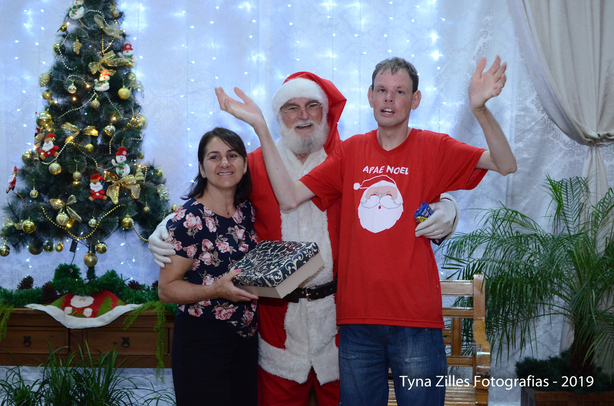 natal-apae-itapiranga-fotos-serviço-social-caridade-alunos-especiais-tyna-zilles-fotografias-foógrafa
