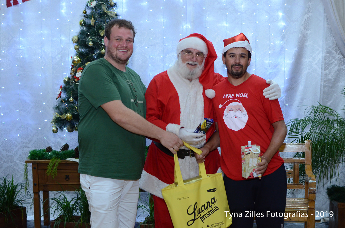 natal-apae-itapiranga-fotos-serviço-social-caridade-alunos-especiais-tyna-zilles-fotografias-foógrafa