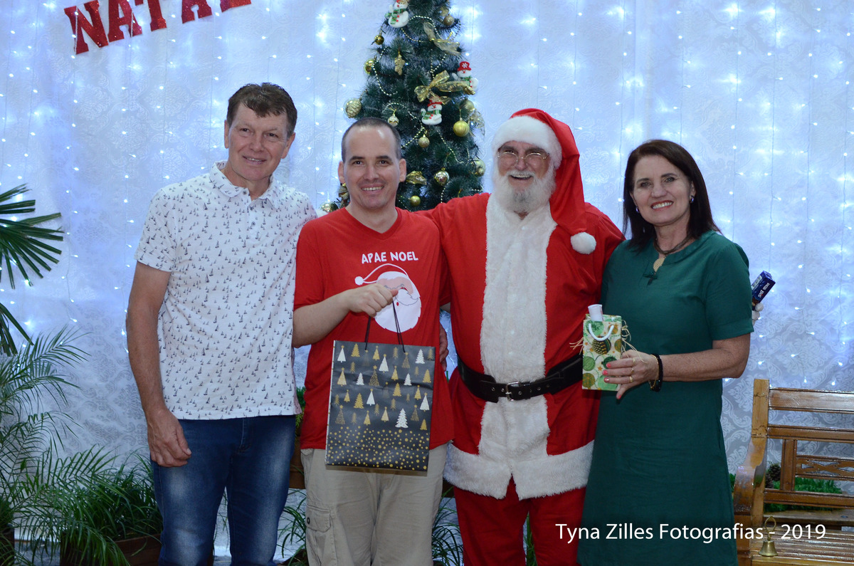 natal-apae-itapiranga-fotos-serviço-social-caridade-alunos-especiais-tyna-zilles-fotografias-foógrafa