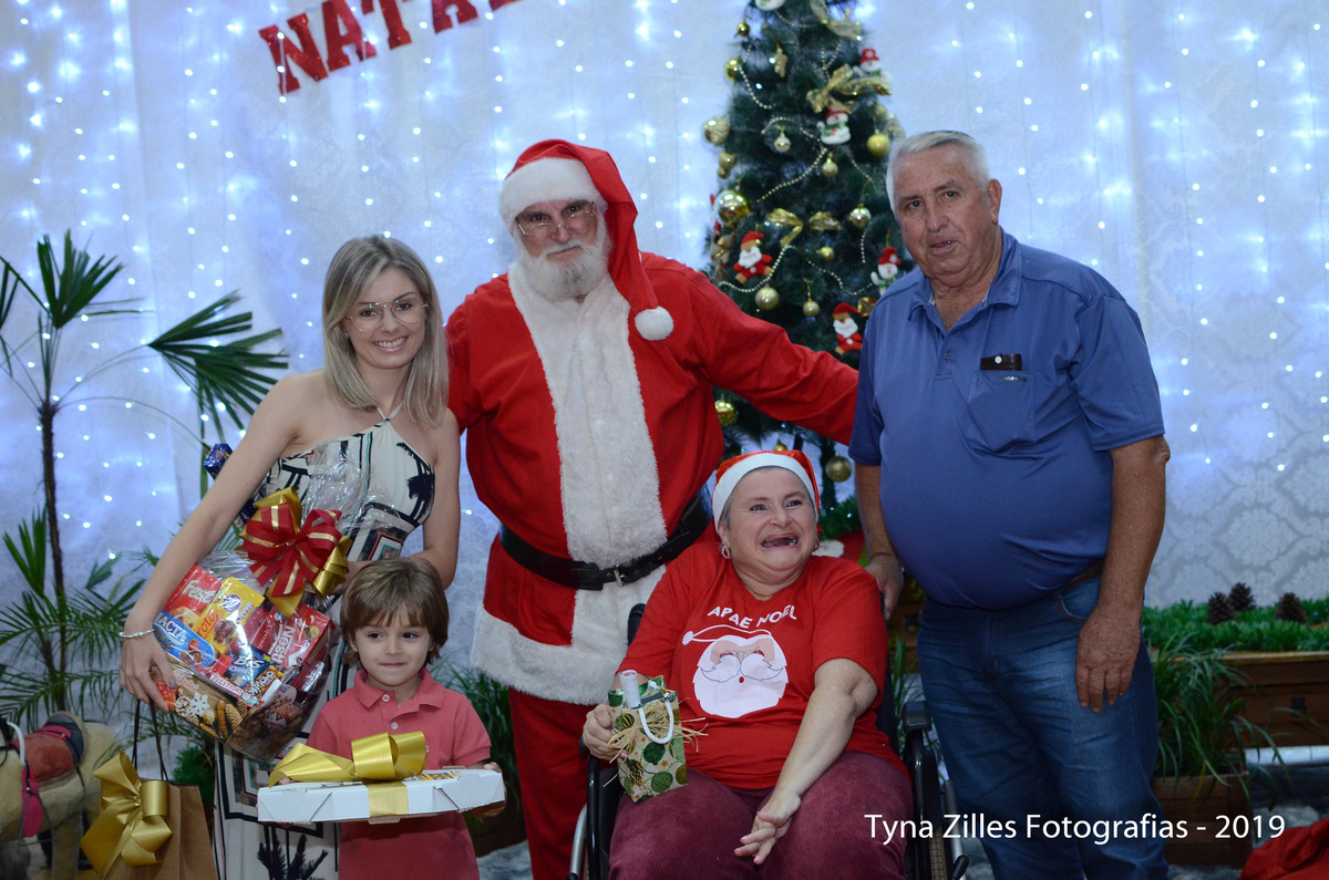 natal-apae-itapiranga-fotos-serviço-social-caridade-alunos-especiais-tyna-zilles-fotografias-foógrafa