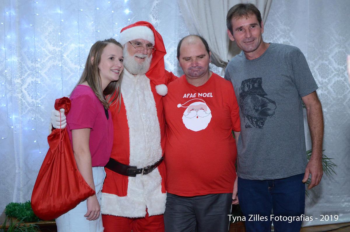natal-apae-itapiranga-fotos-serviço-social-caridade-alunos-especiais-tyna-zilles-fotografias-foógrafa