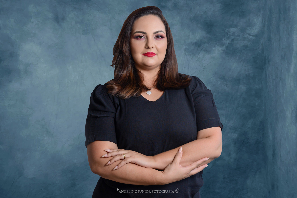 Maquiadora Profissional.
Executiva Amakha Paris