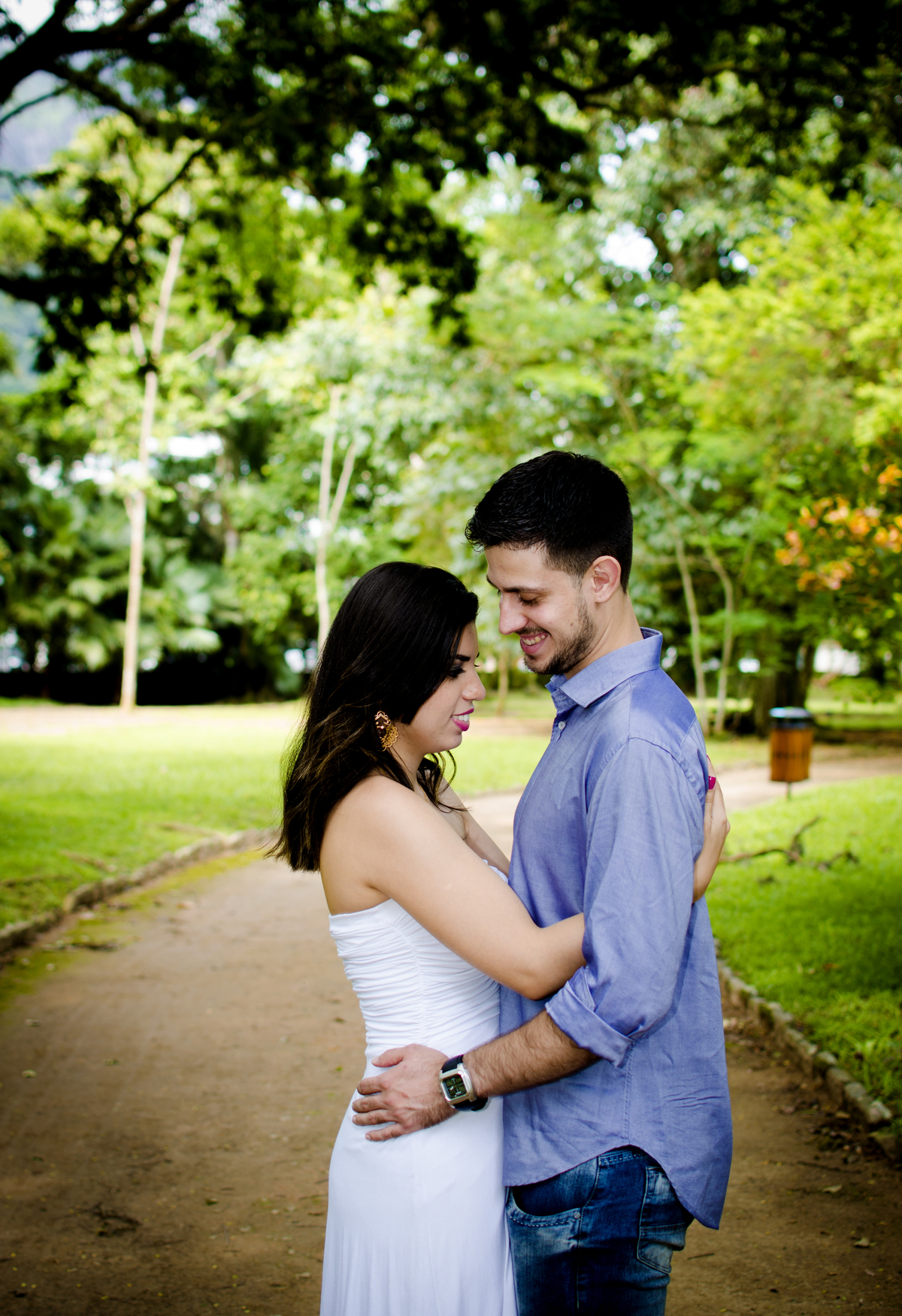 Bom ,o que falar dessa foto ?

Amo contar história através da fotografia, e sempre tenho tido o privilégio de saber como foi que surgiu o amor entre os casais,saber cada história, isso para mim é muito inspirador,pois são momentos únicos e que se tornam s