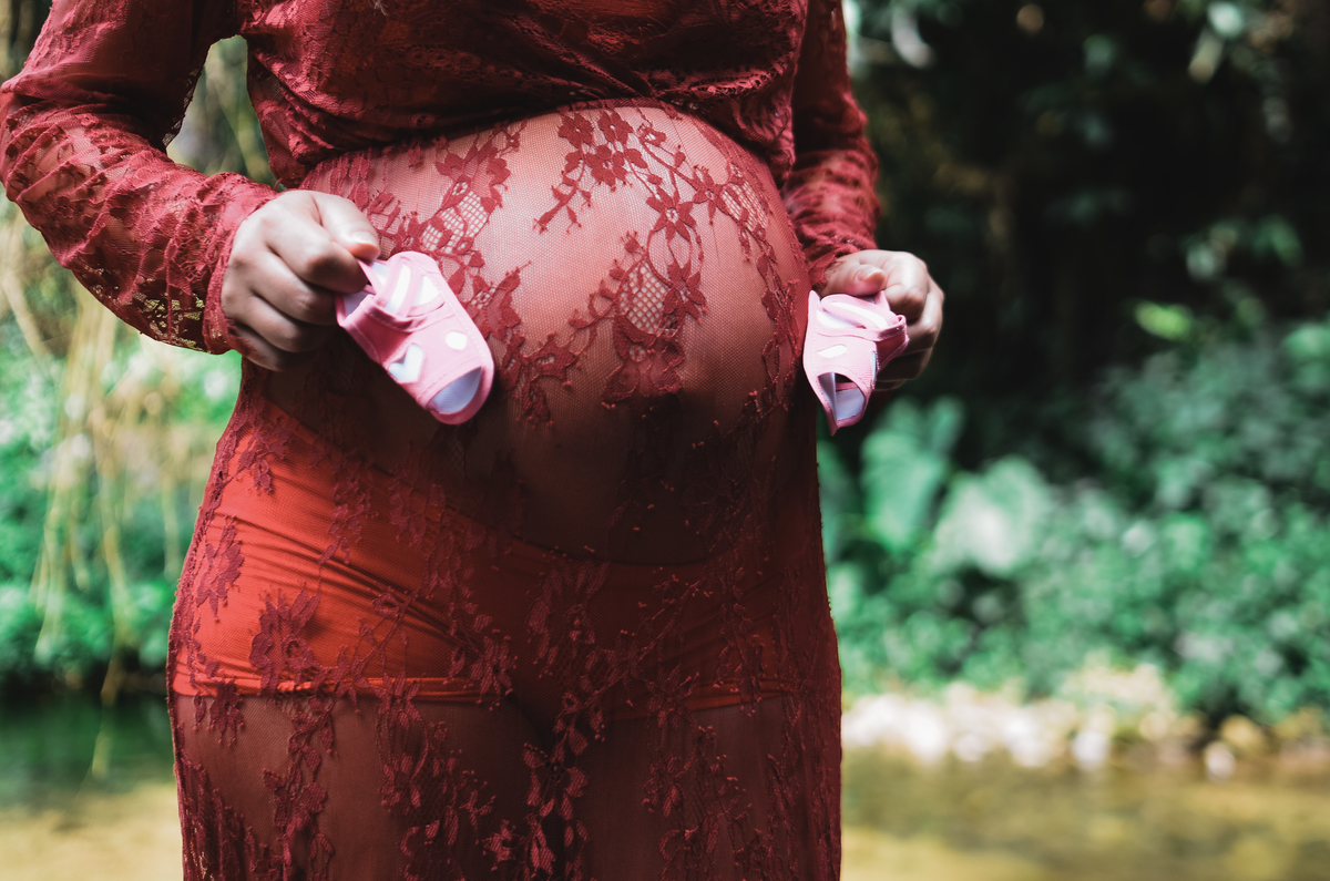 ensaio de grávida na cachoeira