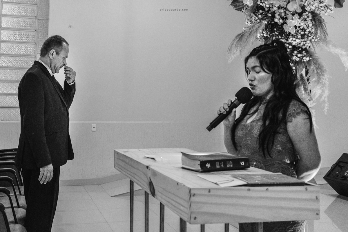 Anunciando a entrada dos noivos