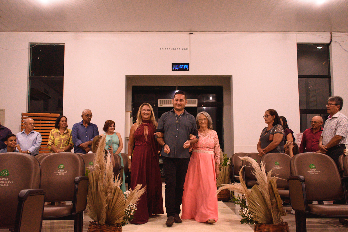 Irmão, mãe e vó da noiva