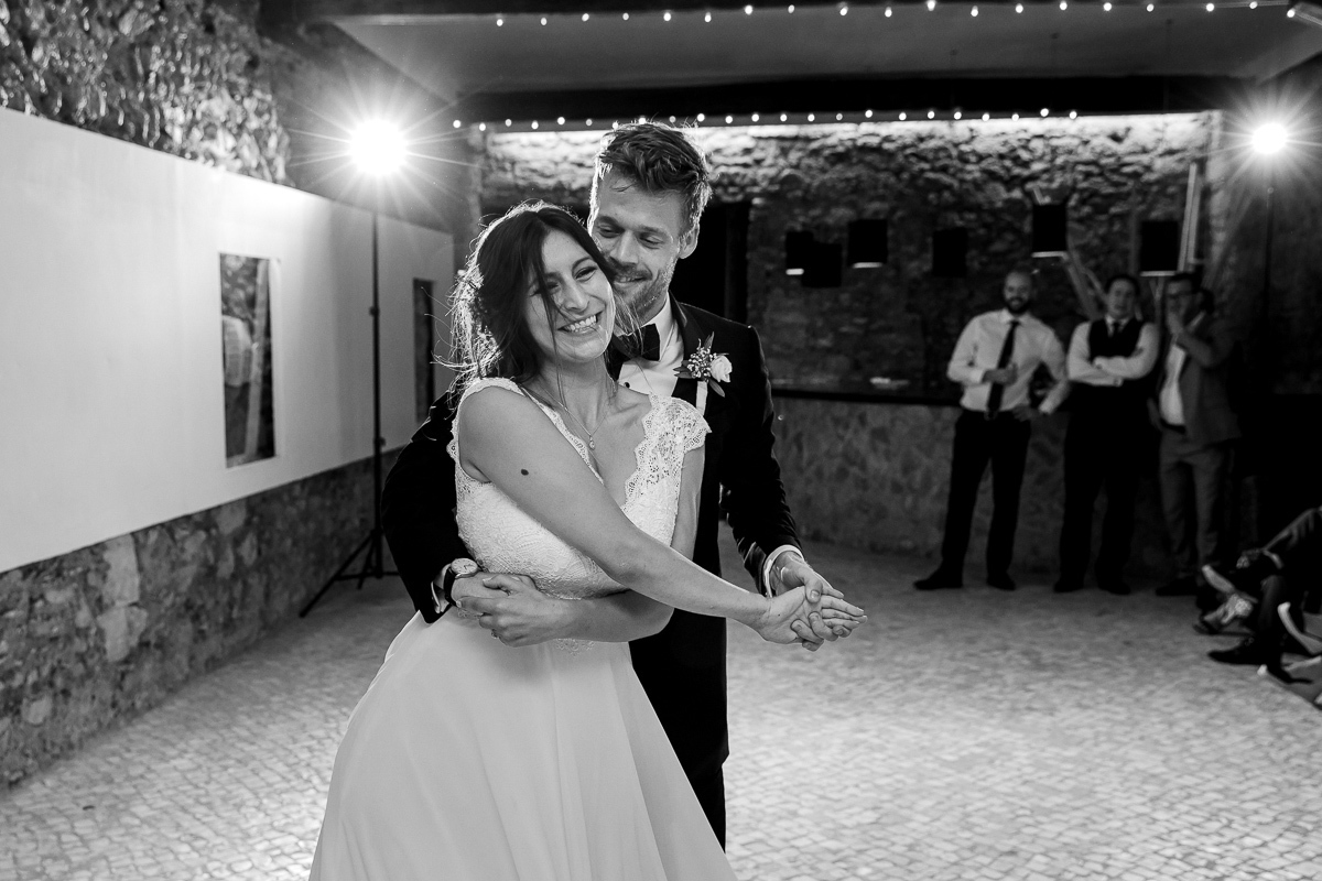 Fotografo de casamento Aveiro, Coimbra, Convento de Sandelgas, dança dos noivos