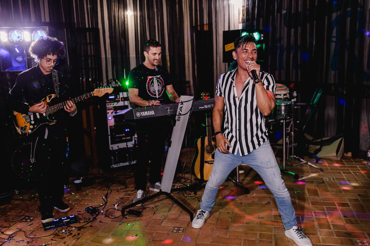 Casamento do Emerson e Juliana, fotografo: Leandro Sales
Realizado na Capela de Nossa Senhora dos Pobres - Berilo MG
Festa: Recanto Beira Rio.

Jenipapo de Minas, Chapada do Norte
José Gonçalves de Minas
Virgem da Lapa