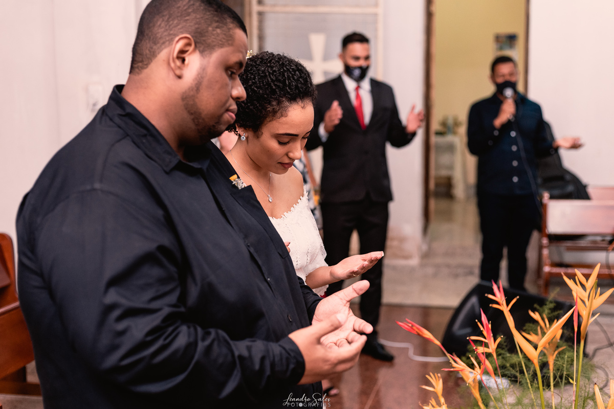 Fotografo de casamento - Leandro Sales Fotografias 
Casamento de Raquel e Carlos Eduardo realizado na capela de Nossa Senhora da Lapa - Virgem da Lapa -MG  em Maio  de 2021
