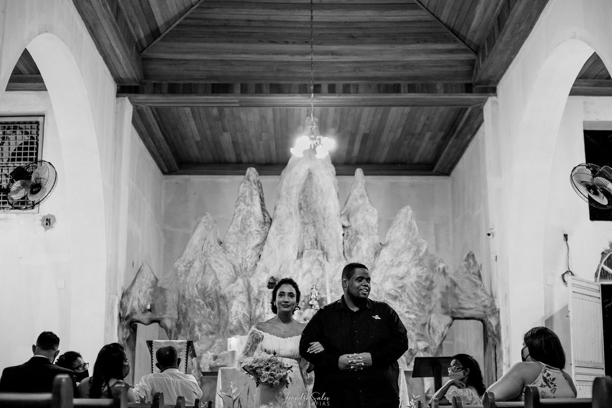 Fotografo de casamento - Leandro Sales Fotografias 
Casamento de Raquel e Carlos Eduardo realizado na capela de Nossa Senhora da Lapa - Virgem da Lapa -MG  em Maio  de 2021
