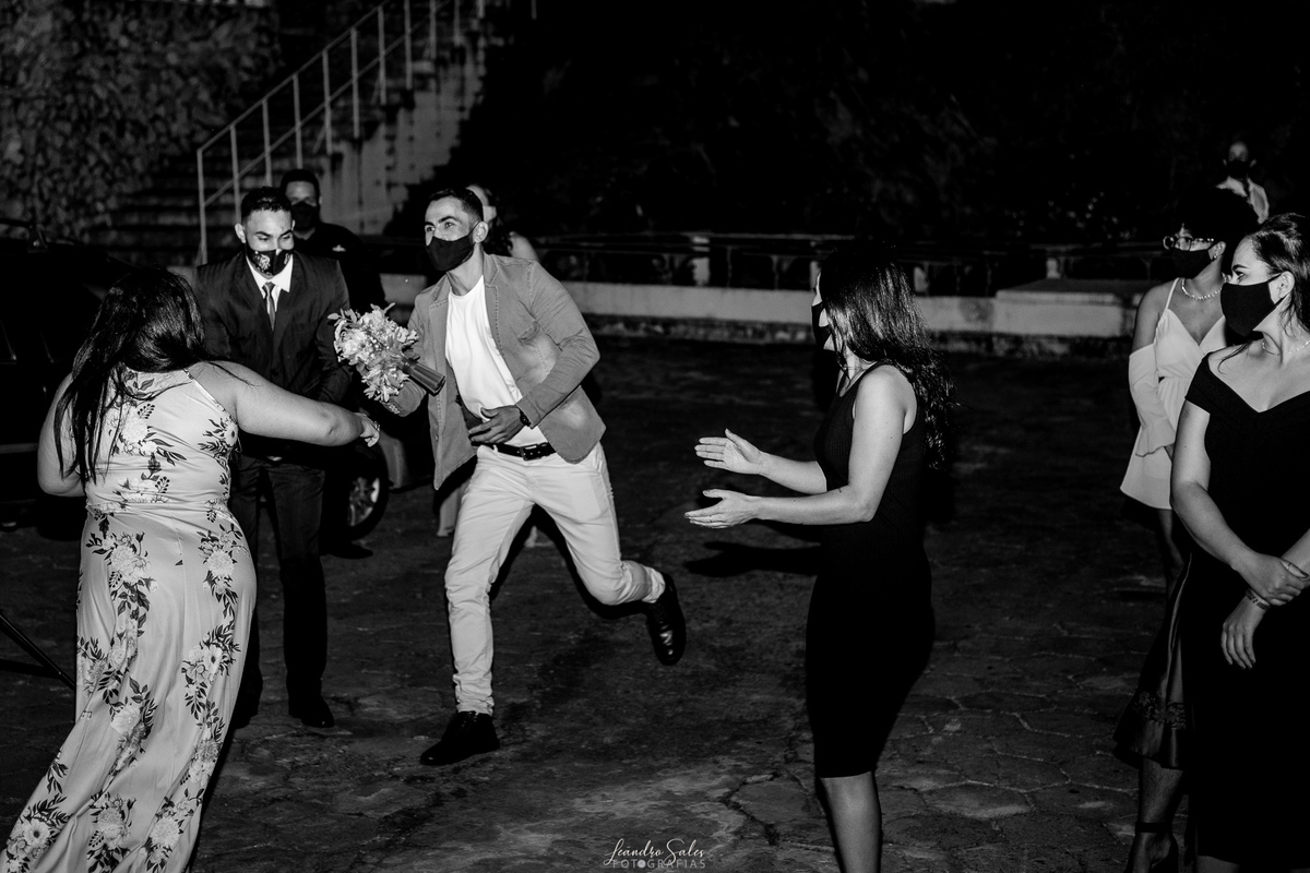 Fotografo de casamento - Leandro Sales Fotografias 
Casamento de Raquel e Carlos Eduardo realizado na capela de Nossa Senhora da Lapa - Virgem da Lapa -MG  em Maio  de 2021
