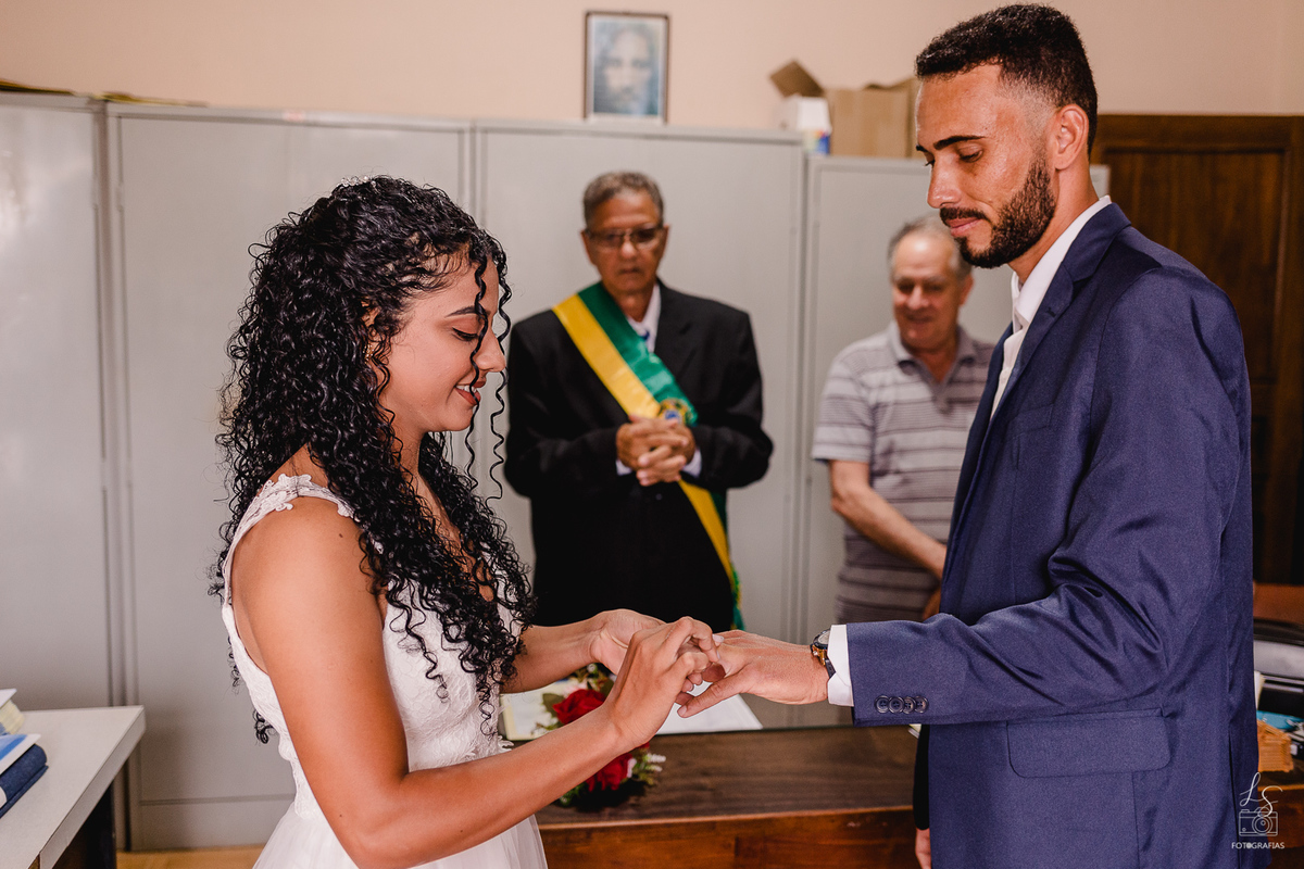 Casamento da Laiany e Ailton realizado no Cartório de Virgem da Lapa - MG
Fotografia: Leandro Sales
Berilo
Virgem da Lapa
José Gonçalves de Minas
Jenipapo de Minas
Francisco Badaró