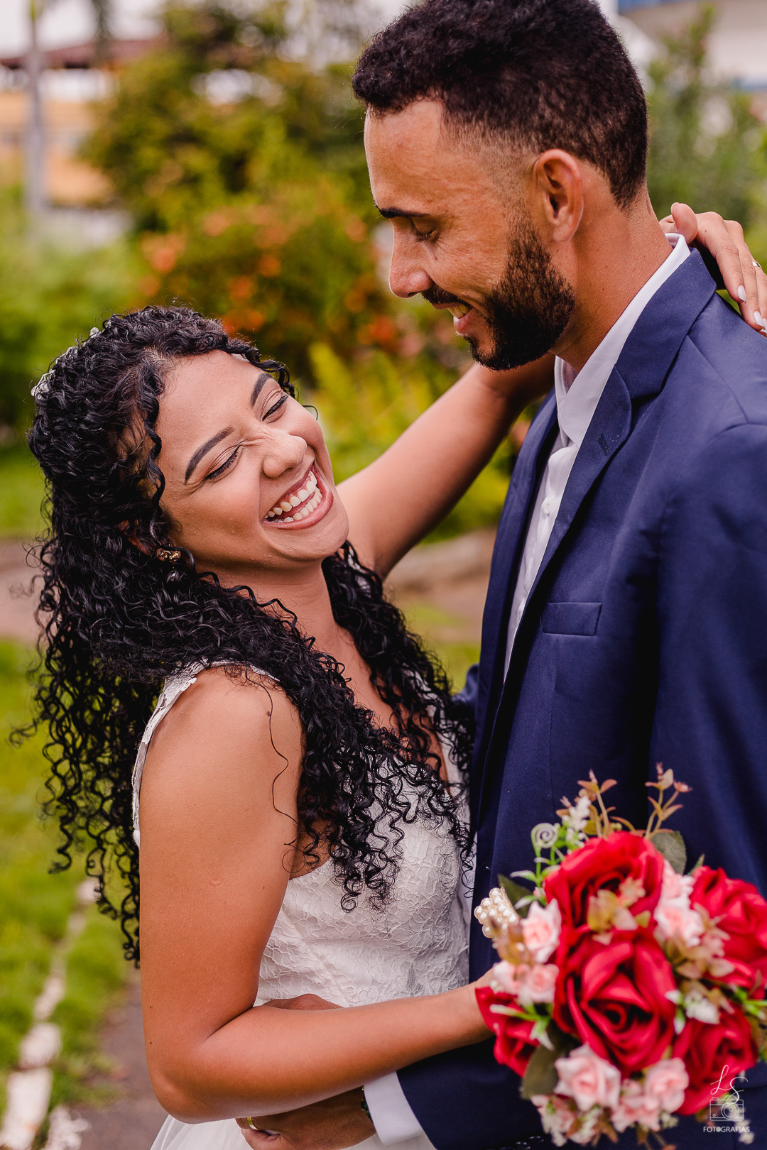 Casamento da Laiany e Ailton realizado no Cartório de Virgem da Lapa - MG
Fotografia: Leandro Sales
Berilo
Virgem da Lapa
José Gonçalves de Minas
Jenipapo de Minas
Francisco Badaró