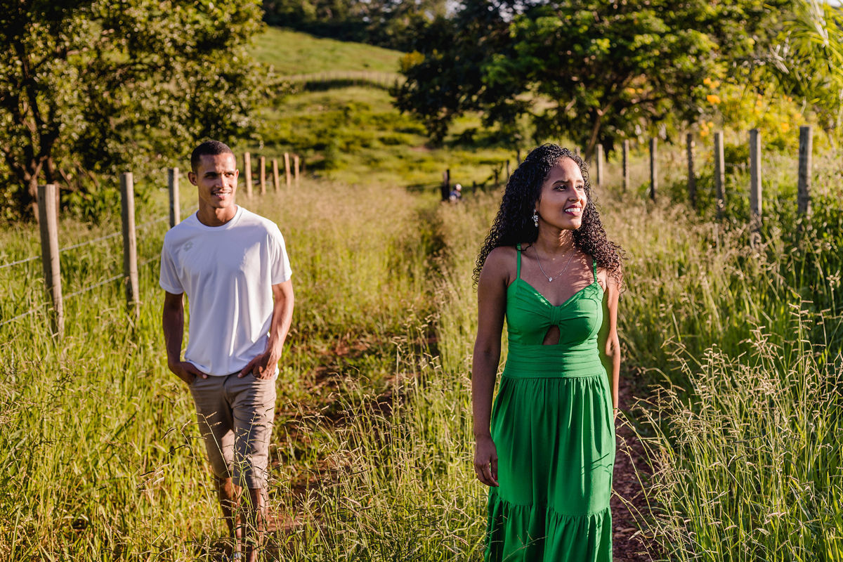 ensaio pré-wedding do Edson e da Diana realizado em Berilo pelo fotografo Leandro Sales
Atendendo cidades vizinhas, Chapada do Norte, Virgem da Lapa, José Gonçalves de Minas, Francisco Badaró, Jenipapo de Minas.