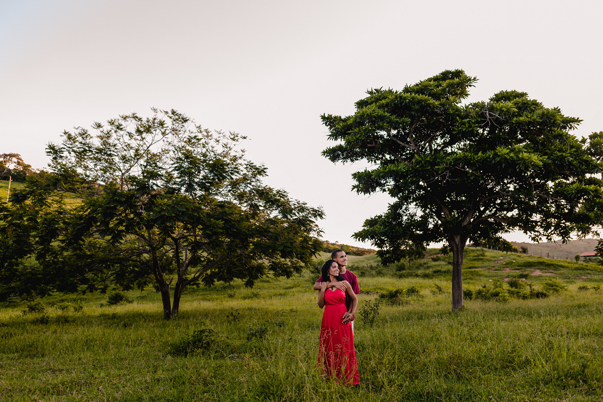 ensaio pré-wedding do Edson e da Diana realizado em Berilo pelo fotografo Leandro Sales
Atendendo cidades vizinhas, Chapada do Norte, Virgem da Lapa, José Gonçalves de Minas, Francisco Badaró, Jenipapo de Minas.