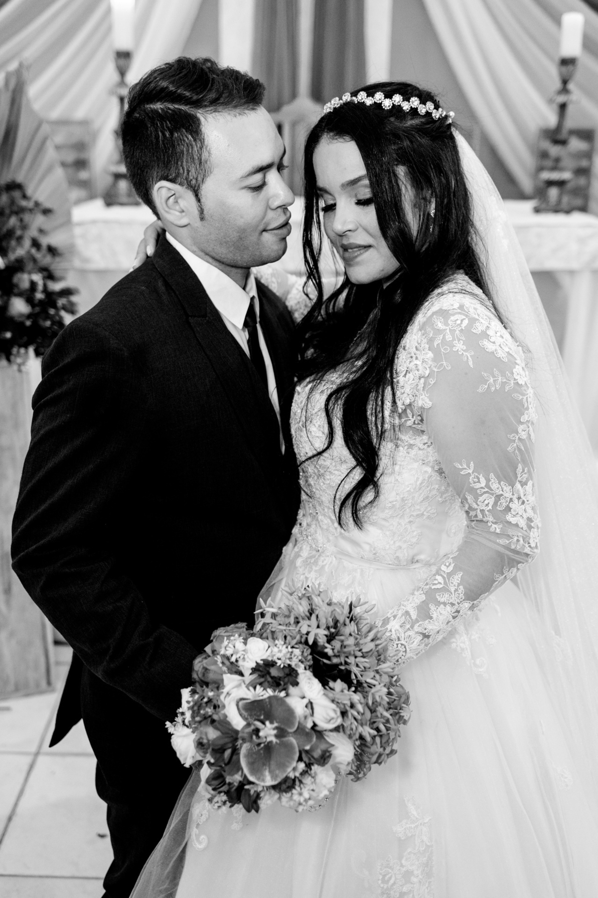 Casamento da Elma e Uarlisson realizado em José Gonçalves de Minas, Fotografado por Leandro Sales.
Wedding, Casamento, Noiva, Dia de Noiva.
Jenipapo de Minas
Berilo
Virgem da Lapa
Francisco Badaró
Araçuaí
Leliveldia
Chapada do Norte