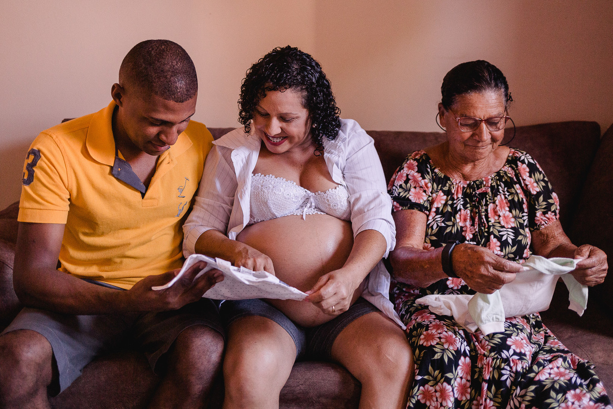 Ensaio gestacional da Nilta e Lazaro à espera do Levi
Ensaio realizado às margens do Rio Araçuaí em Berilo-mg
Fotografia - Leandro Sales

#Berilo
#Virgem da Lapa
#Francisco Badaró
#José Gonçalves de Minas
#Chapada do Norte
#Minas Novas
#Jenipapo de Minas