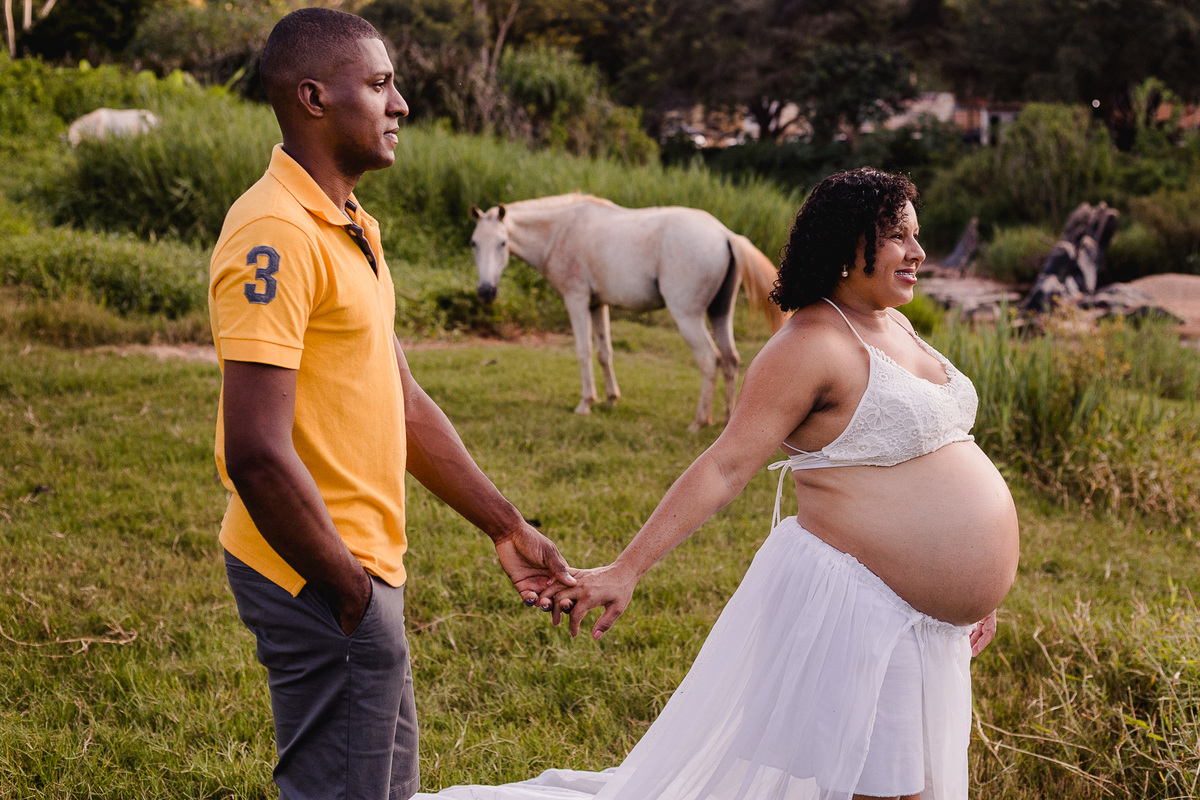 Ensaio gestacional da Nilta e Lazaro à espera do Levi
Ensaio realizado às margens do Rio Araçuaí em Berilo-mg
Fotografia - Leandro Sales

#Berilo
#Virgem da Lapa
#Francisco Badaró
#José Gonçalves de Minas
#Chapada do Norte
#Minas Novas
#Jenipapo de Minas