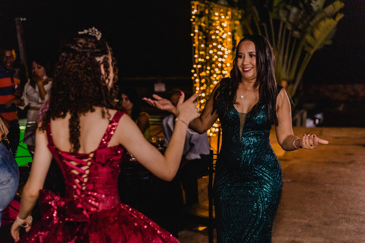 Festa de Debutante da Jéssica, realizada no Recanto Beira Rio - Berilo - Mg
Fotografia - Leandro Sales

#Berilo
#Virgem Da Lapa
#José Gonçalves de Minas
#Minas Novas
#Chapada do Norte
#Jenipapo de Minas
#Francisco Badaró