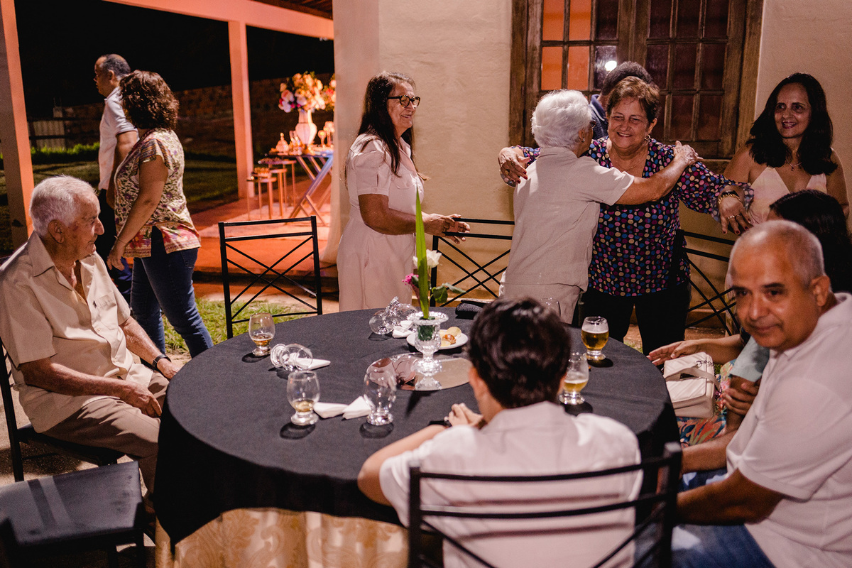 Festa de aniversário da Dona Dadinha em comemoração aos seus 80, realizada no Recanto Beira Rio - Berilo - Mg
Fotografia - Leandro Sales

#Berilo
#Virgem Da Lapa
#José Gonçalves de Minas
#Minas Novas
#Chapada do Norte
#Jenipapo de Minas
#Francisco Badaró