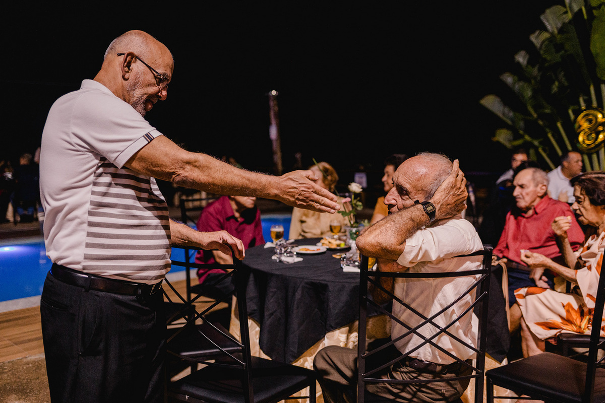 Festa de aniversário da Dona Dadinha em comemoração aos seus 80, realizada no Recanto Beira Rio - Berilo - Mg
Fotografia - Leandro Sales

#Berilo
#Virgem Da Lapa
#José Gonçalves de Minas
#Minas Novas
#Chapada do Norte
#Jenipapo de Minas
#Francisco Badaró