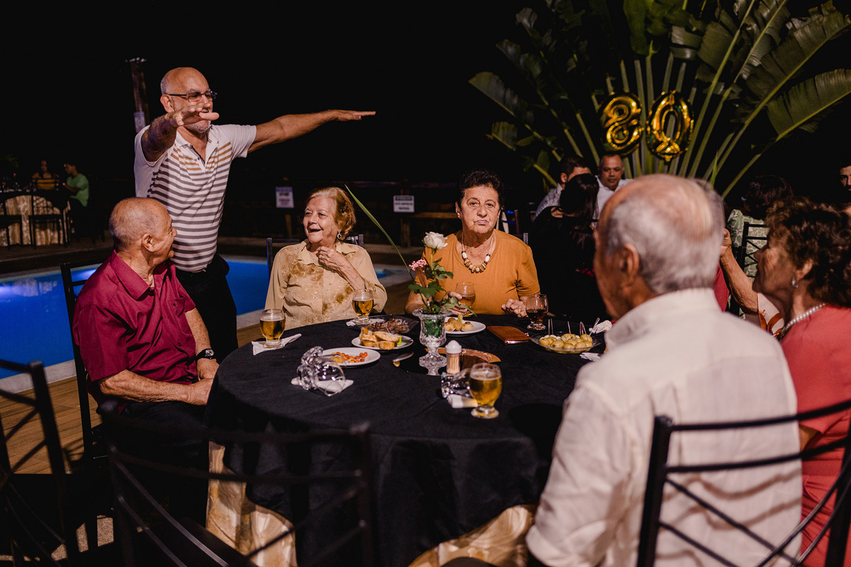 Festa de aniversário da Dona Dadinha em comemoração aos seus 80, realizada no Recanto Beira Rio - Berilo - Mg
Fotografia - Leandro Sales

#Berilo
#Virgem Da Lapa
#José Gonçalves de Minas
#Minas Novas
#Chapada do Norte
#Jenipapo de Minas
#Francisco Badaró