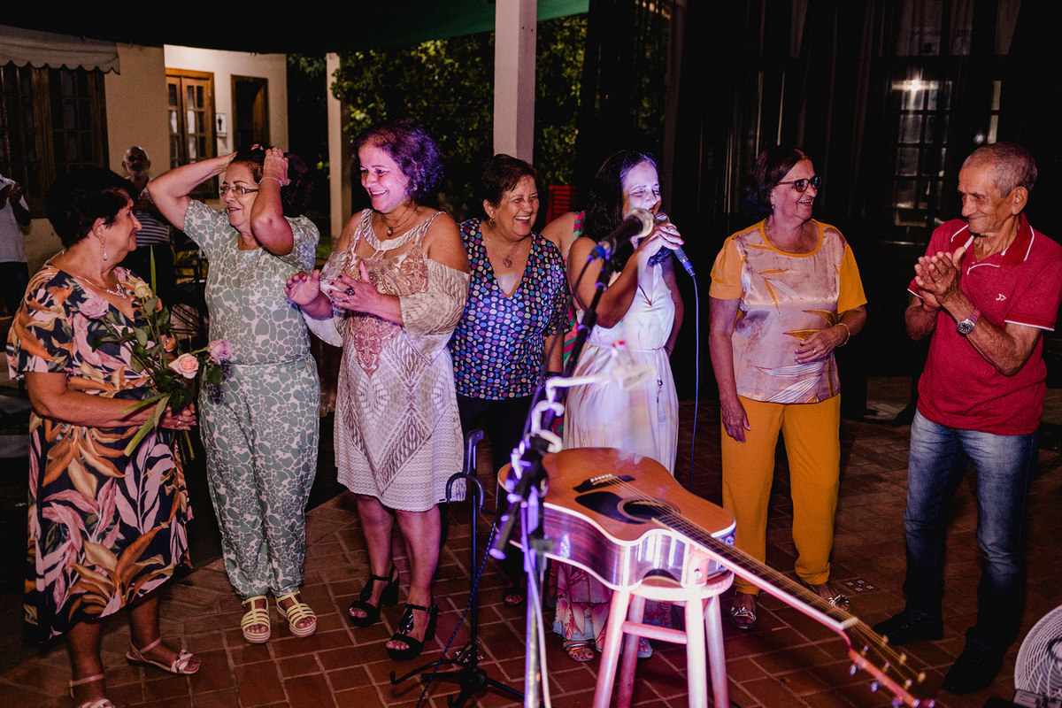 Festa de aniversário da Dona Dadinha em comemoração aos seus 80, realizada no Recanto Beira Rio - Berilo - Mg
Fotografia - Leandro Sales

#Berilo
#Virgem Da Lapa
#José Gonçalves de Minas
#Minas Novas
#Chapada do Norte
#Jenipapo de Minas
#Francisco Badaró